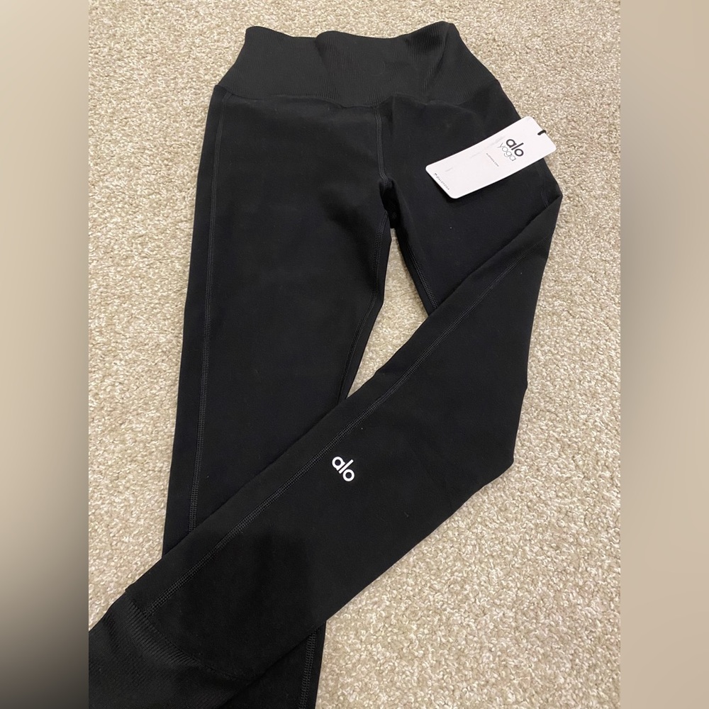 Alo yoga Lounge legging in black NWT Size XS